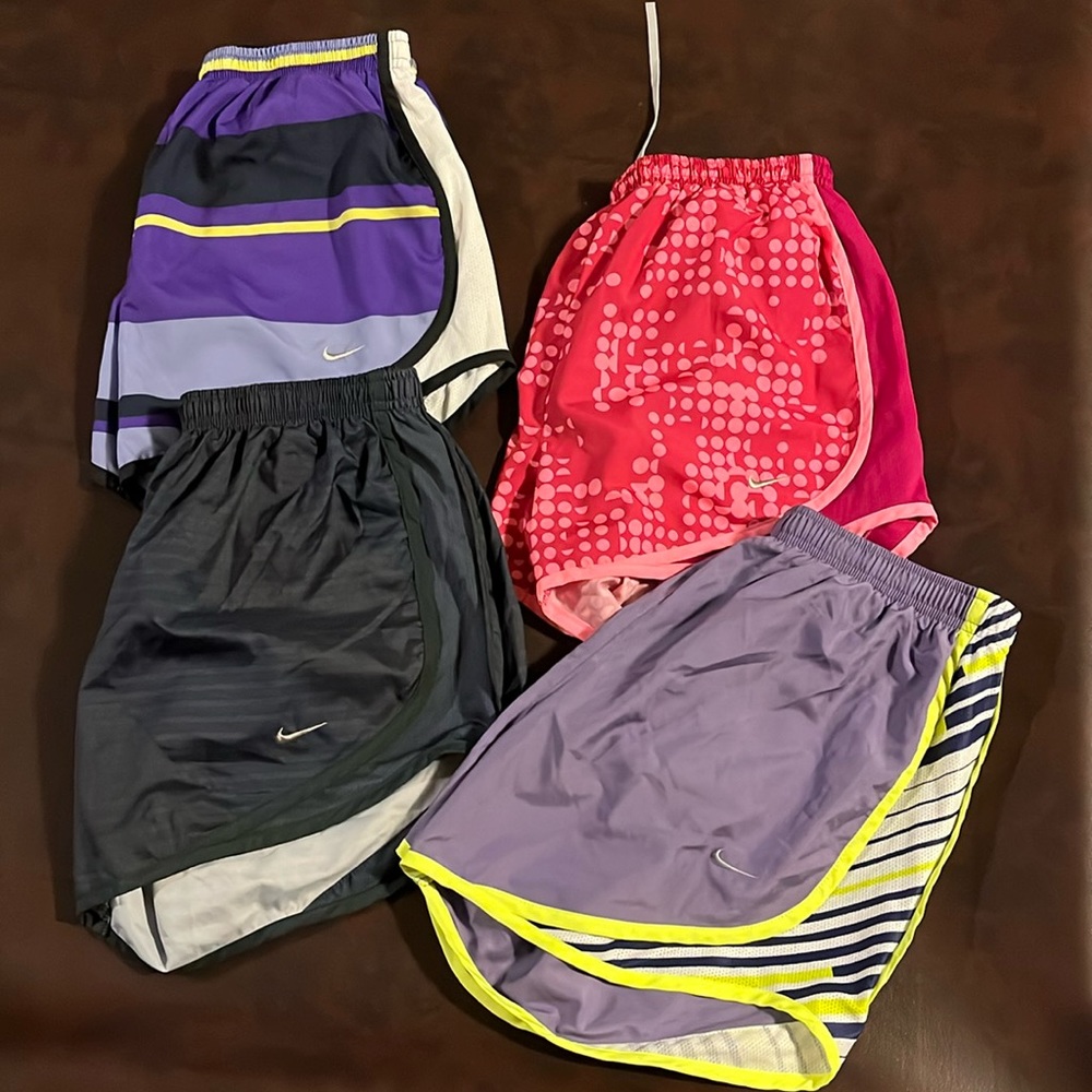 Like new Nike running shorts | Size small